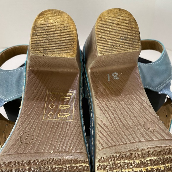 Good Choice Shoes Bandi Floral Cutout Slingback Block Heel Sandals Blue 7W - Picture 12 of 12